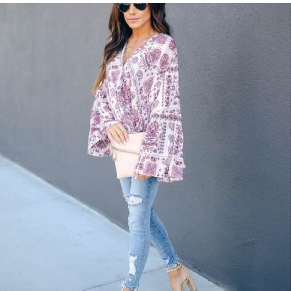 Lovestitch NWT Women's Purple Bell Sleeve Paisley Print High Low Top Sz S - Picture 2 of 9